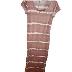 Magazine size small tye maxi dress pink and‎ white stretchy t-shirt sleeve
